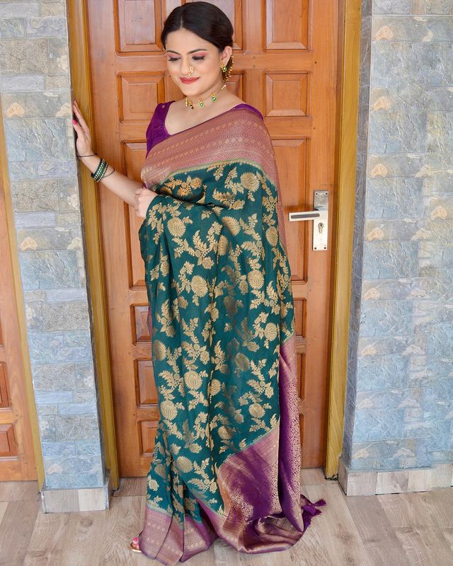 Exquisite Green Pure Soft Silk Saree with Stunning Blouse