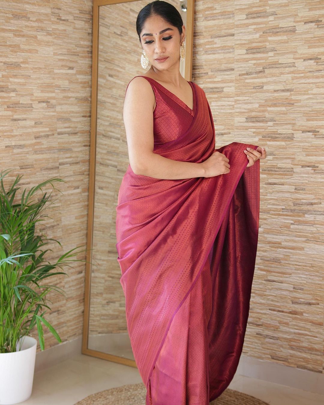 Handloom Red Pure Silk Chanderi Saree With Zari Booti – WeaverStory