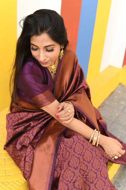 Majestic Magenta Pure Silk Saree with an Attractive Matching Blouse Piece