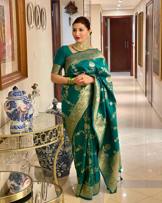 Flamboyant Green Soft Silk Saree With Gleaming Blouse Piece – LajreeDesigner