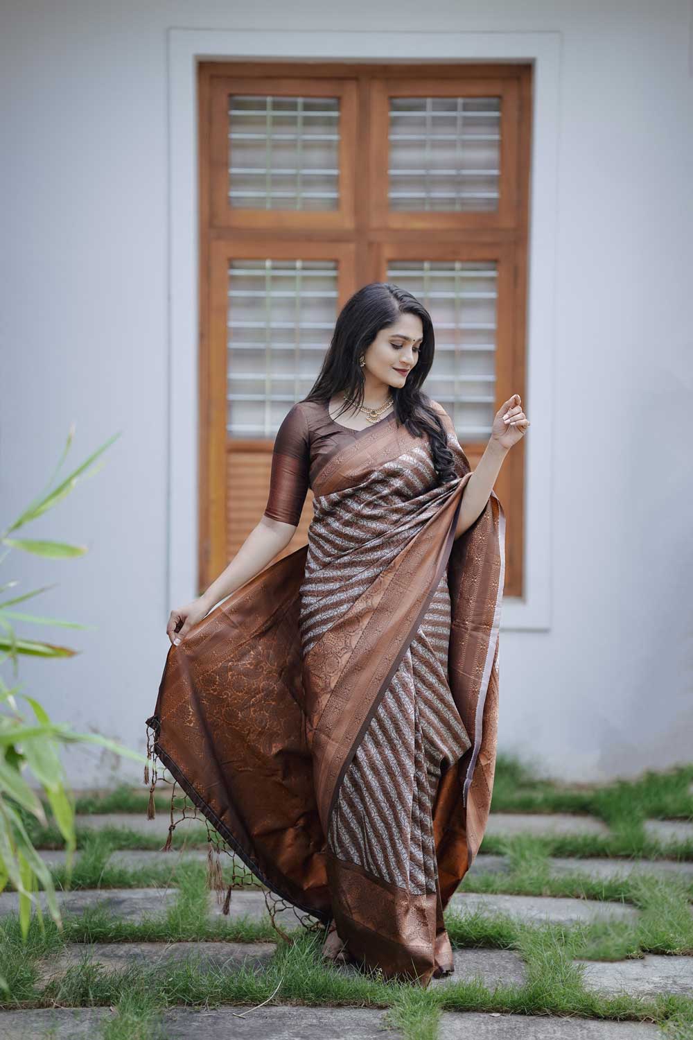 Snazzy Brown Soft Silk Saree with Tempting Blouse Piece – LajreeDesigner